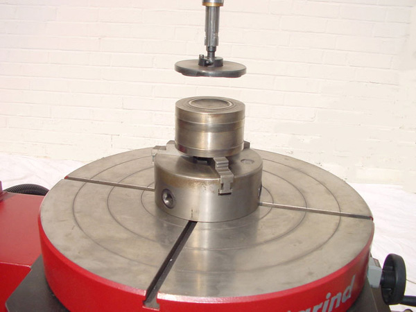 обработка золотника клапана на unigrind STM 500